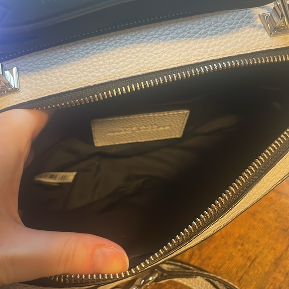 NEW light gray MARC JACOBS lunchbox bag with detachable crossbody strap - Picture 7 of 11